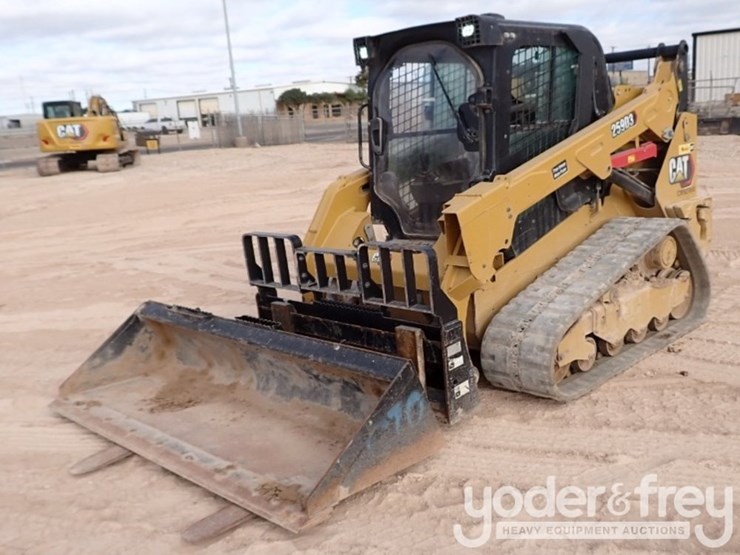 2023-caterpillar-259d3-image-1