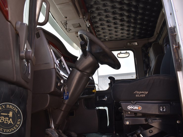 2007-kenworth-t800-image-35