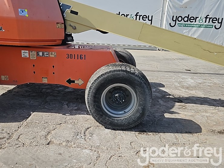 2018-jlg-400s-image-9
