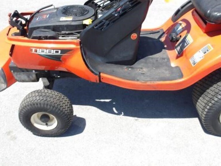 2013-kubota-t1880-image-26