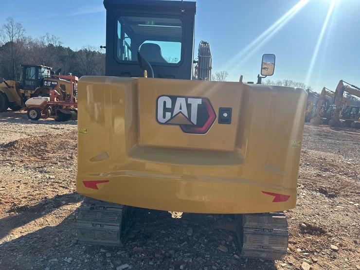 2025-caterpillar-305.5-image-4