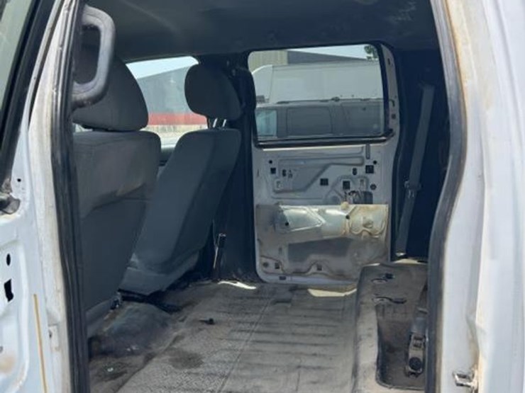 2014-ford-f150-xl-image-13