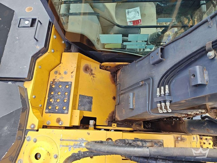 2020-deere-135g-image-42