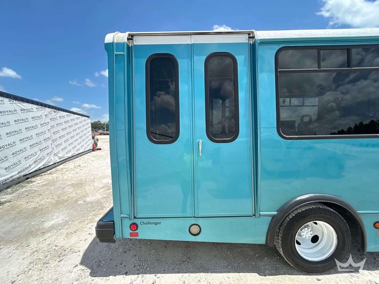 2017-ford-e450-image-20