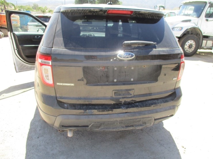 2015-ford-explorer-image-14