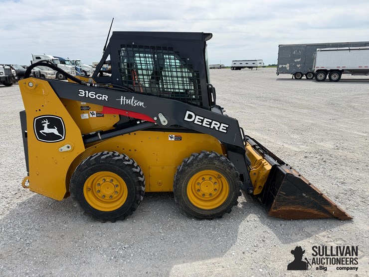 2024-deere-316gr-image-4