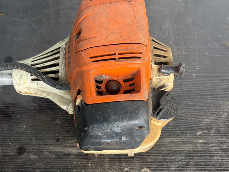 #6076-•-stihl-fs91r-2.5'-hedge-trimmer-image-4