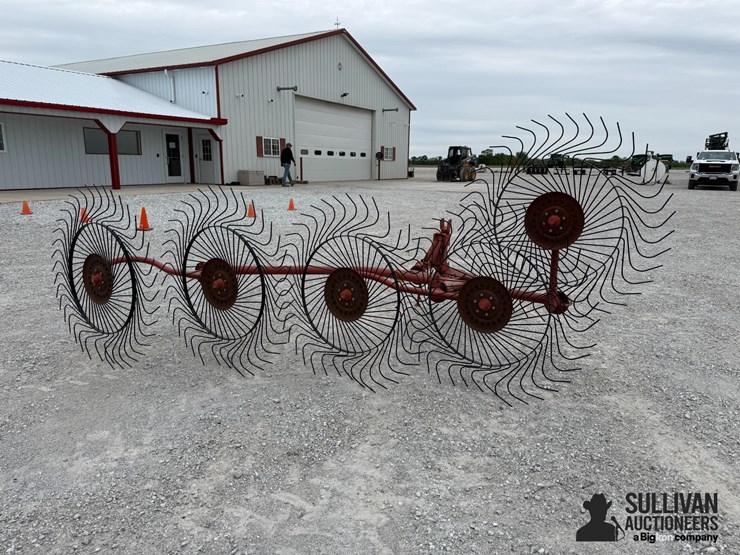 m&w-3pwr-5-wheel-3-pt-rake-image-5