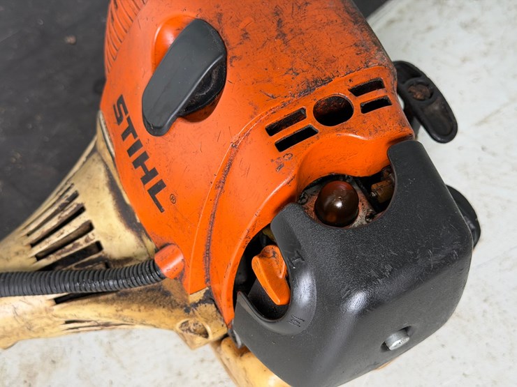 #6047-•-stihl-string-trimmer-image-4