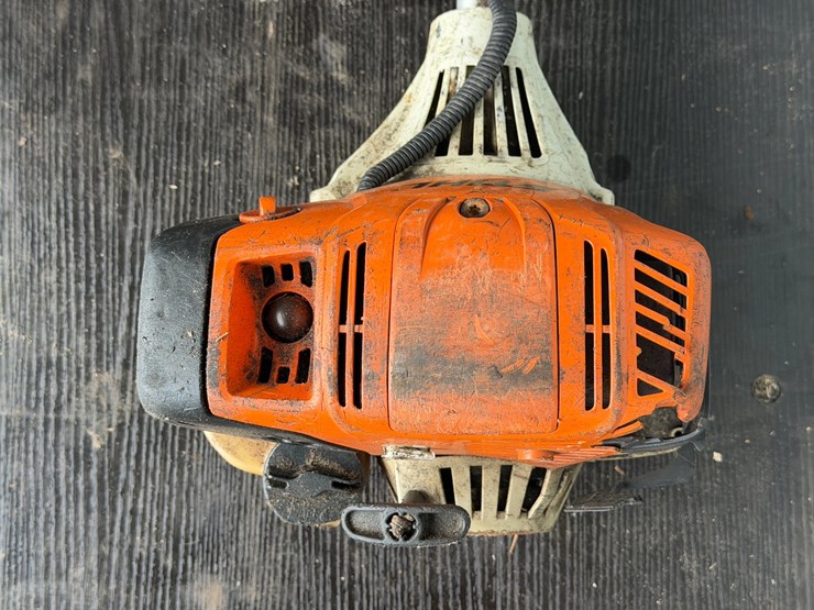 #6073-•-stihl-fs111rx-4'-hedge-trimmer-image-4