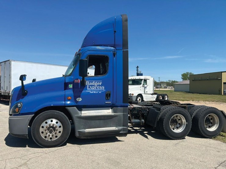 2015-freightliner-cascadia-125-evolution-image-4