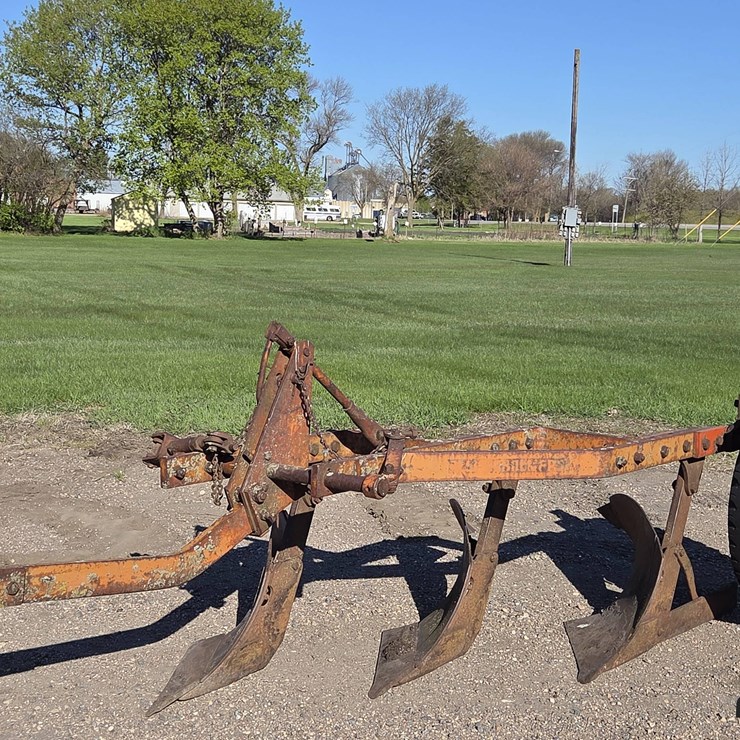 Allis-Chalmers 3-Bottom Plow