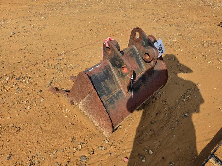 126---used-24"-jcb-bucket-image-3