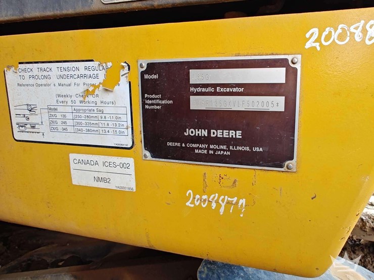 2020-deere-135g-image-16