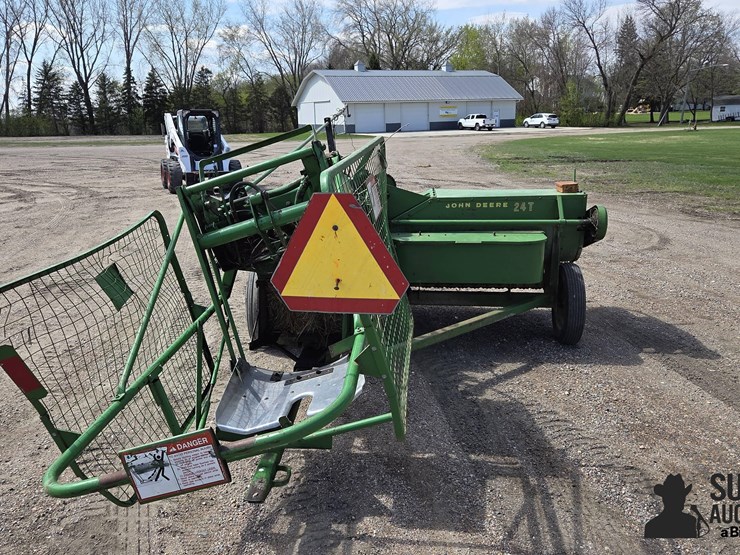 john-deere-24t-image-6