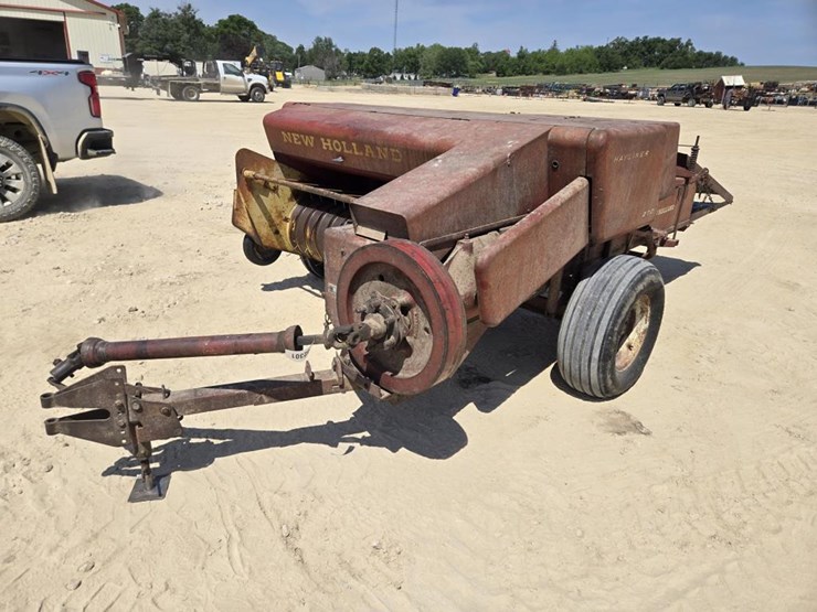 new-holland-270-image-3