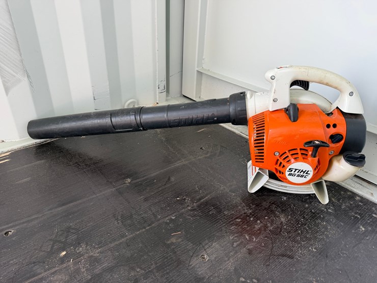 #6032-•-stihl-bg56c-handheld-leaf-blower-image-1