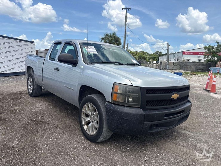 2012-chevrolet-silverado-1500-image-2