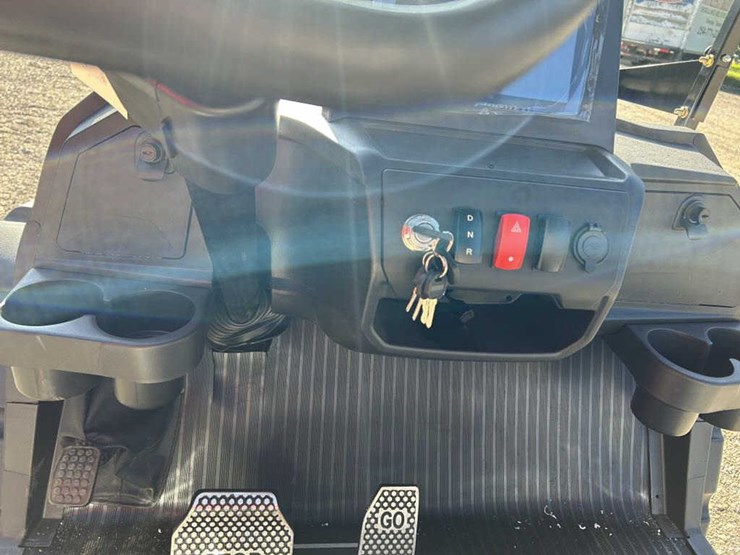 #41-•-4-seat-electric-golf-cart---sdlgc80---white-image-9