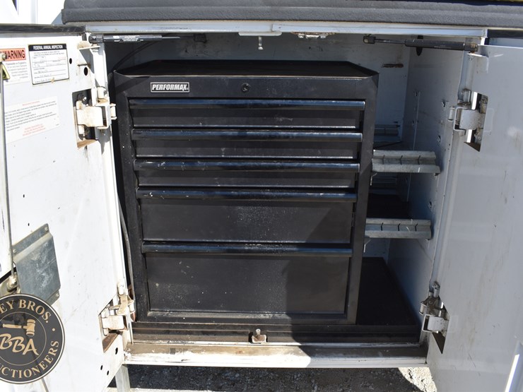 2017-ford-f550-xl-image-41