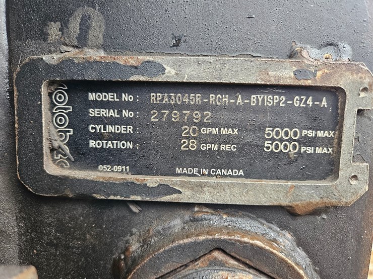 2010-deere-200d-lc-image-79