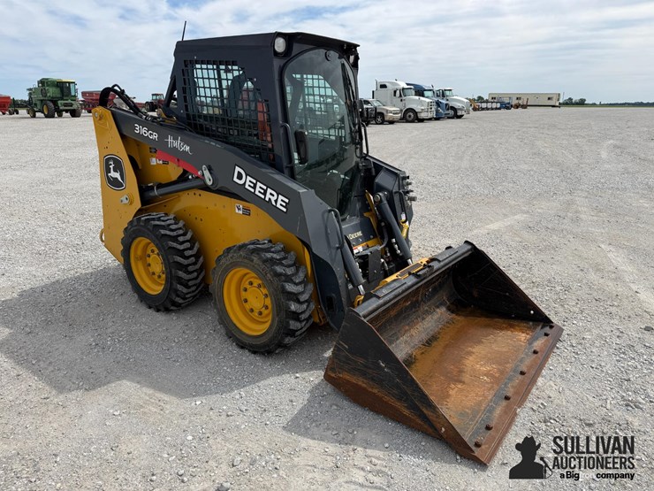 2024-deere-316gr-image-3