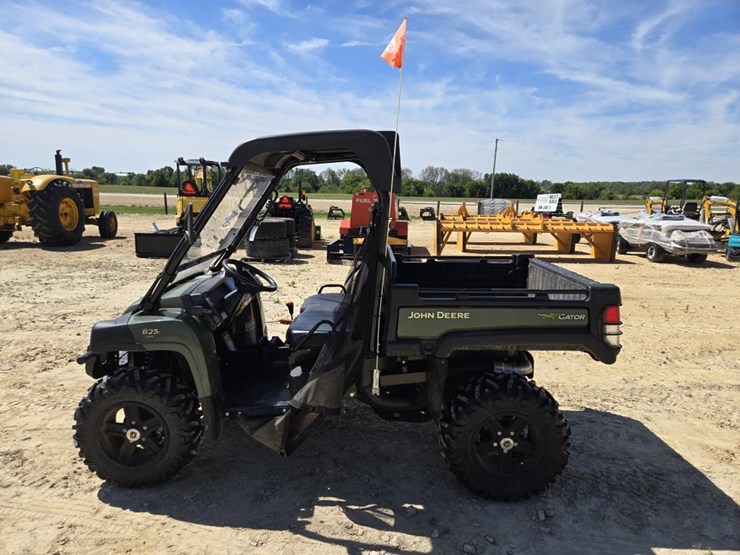 john-deere-gator-image-16