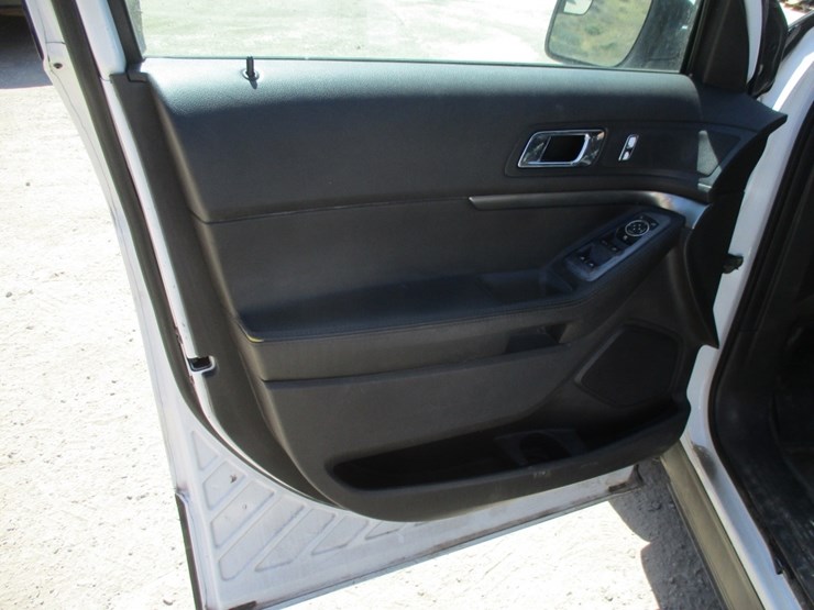 2014-ford-explorer-image-15