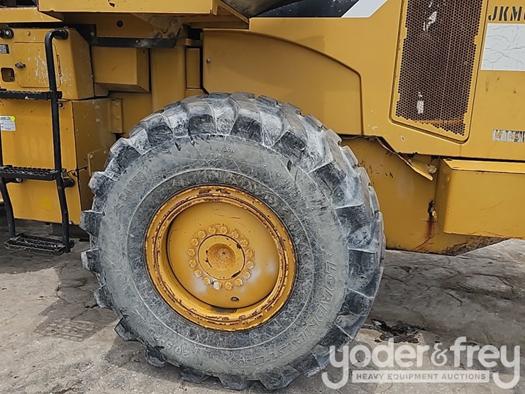 2009-caterpillar-938h-image-18