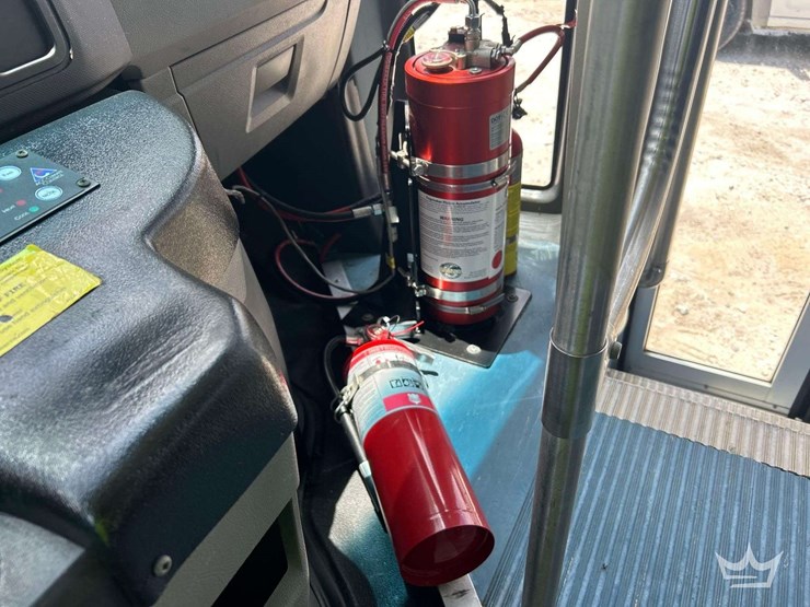 2017-ford-e450-image-29