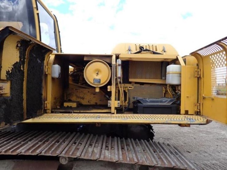 2001-deere-270-lc-image-57