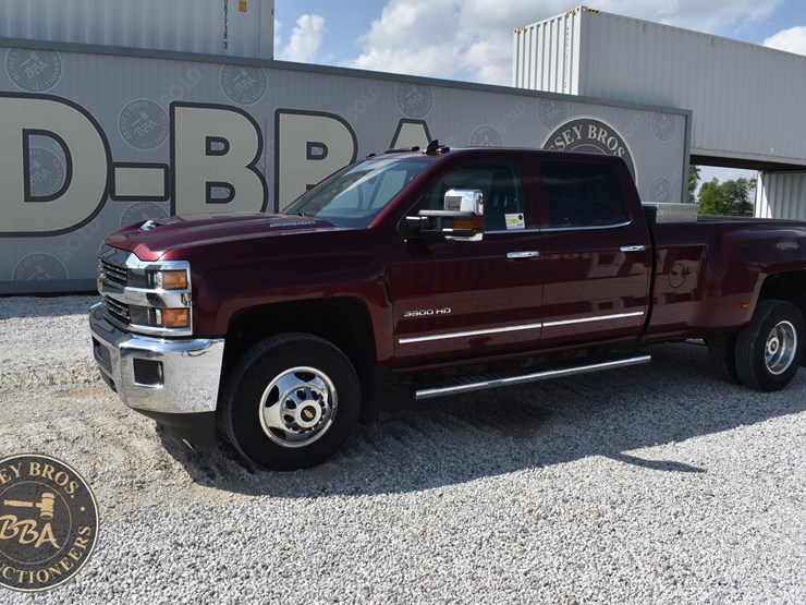 2017-chevrolet-silverado-3500hd-ltz-image-4