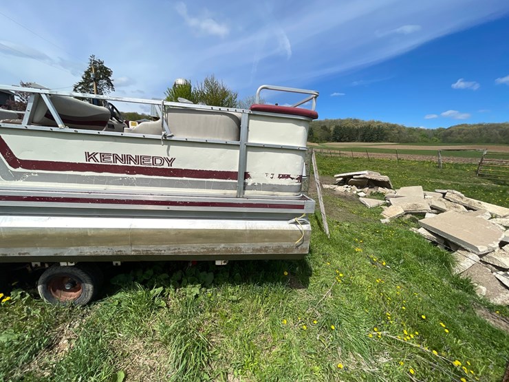 #2103-•-1990-kennedy-24'-supreme-pontoon-and-trailer-(has-wi-title)-image-15