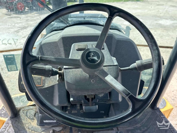 deere-410l-image-11