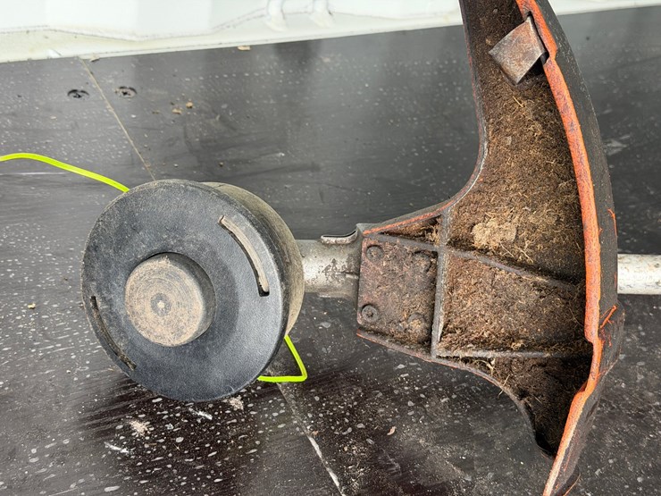 #6051-•-stihl-string-trimmer-image-8