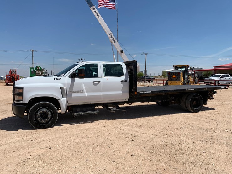 2022-chevrolet-silverado-6500hd-image-2