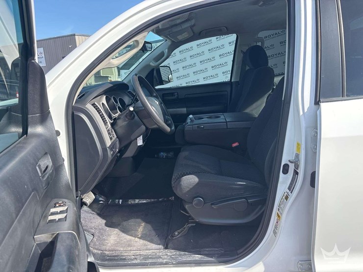 2011-toyota-tundra-image-12