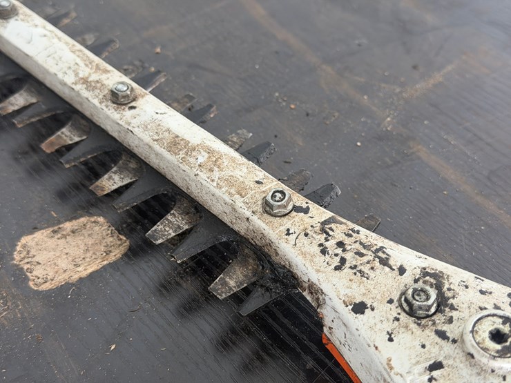 #6077-•-stihl-hl94-2.5'-hedge-trimmer-image-7