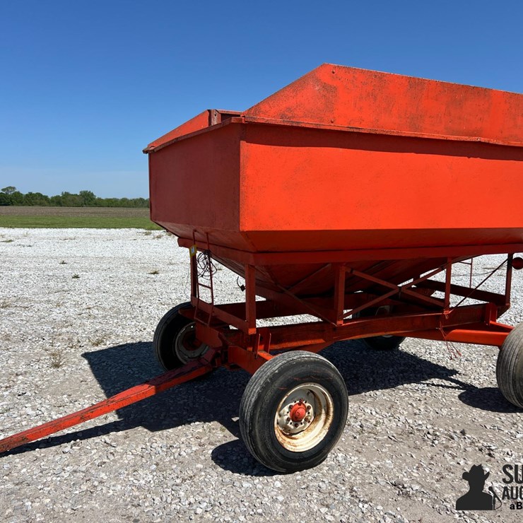 Gravity Flow Wagon