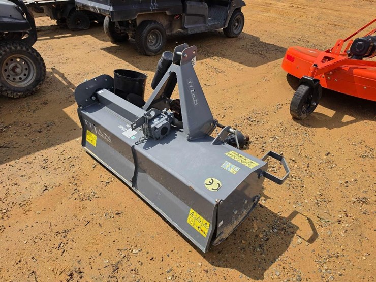 173---titan-20493pt-hitch-tiller-image-3
