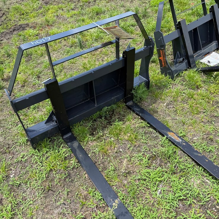 #6104 • Mini Skid Steer Pallet Fork Frame