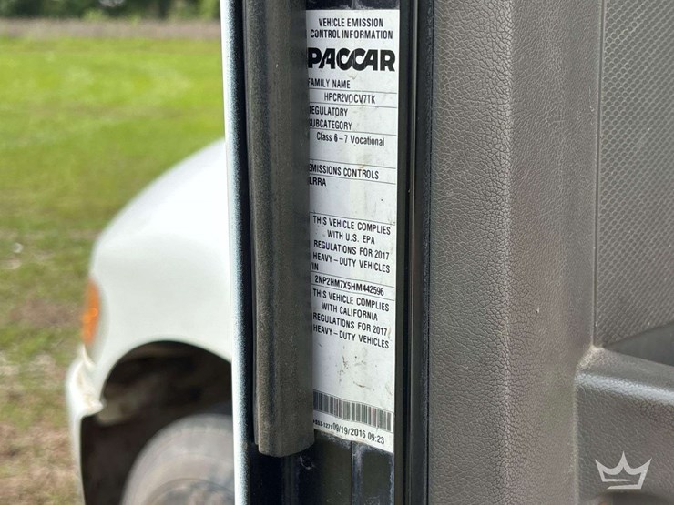 2017-peterbilt-337-image-5