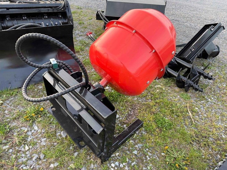 dingo-hydraulic-cement-mixer-attachment-image-4