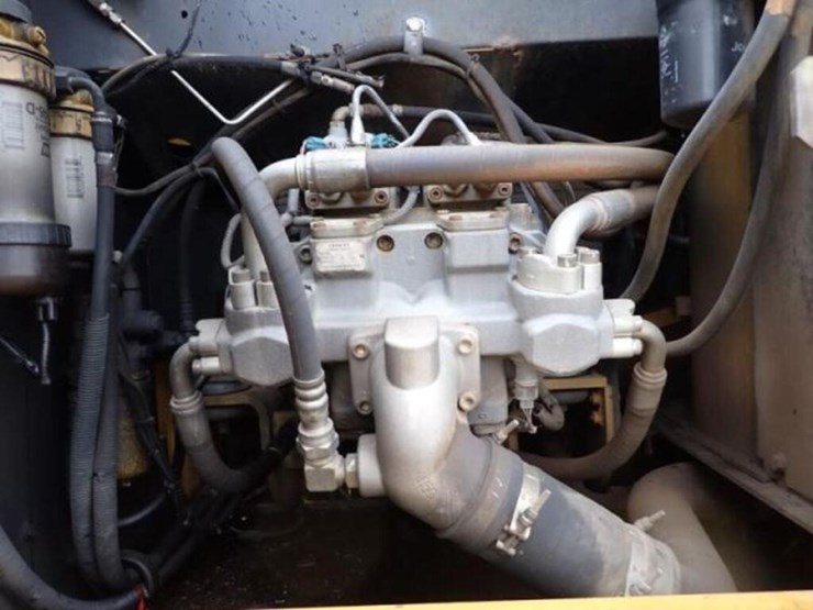 2010-deere-270d-lc-image-63