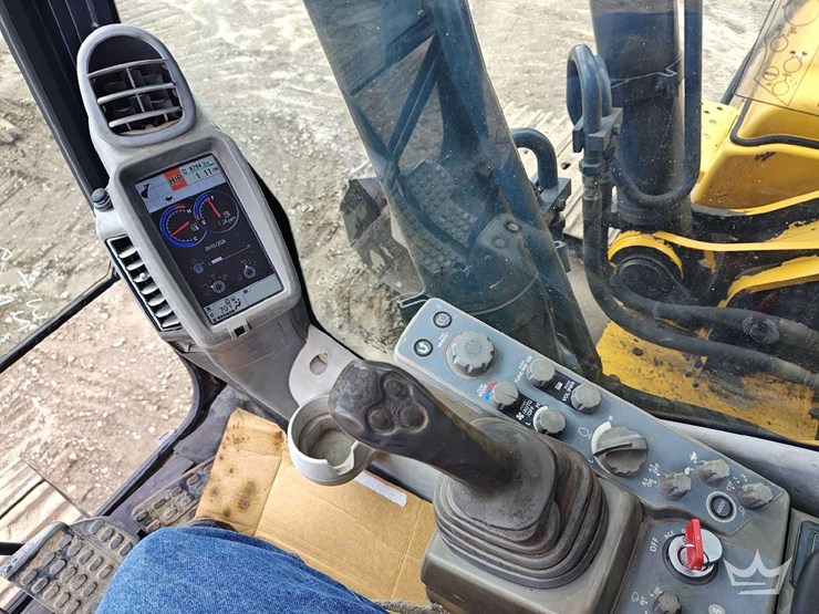 deere-350g-lc-image-12
