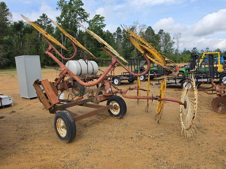 151---8-wheel-hay-rake-image-2