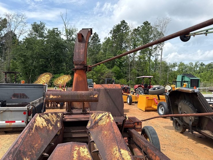 new-holland-717-image-7