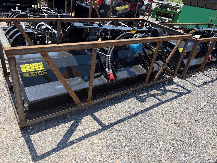 new-mower-king-ssefg175-hydraulic-skid-steer-flair-mower-image-1