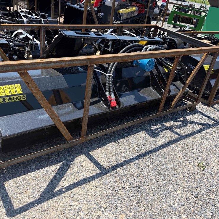 NEW Mower King SSEFG175 Hydraulic Skid Steer Flair Mower