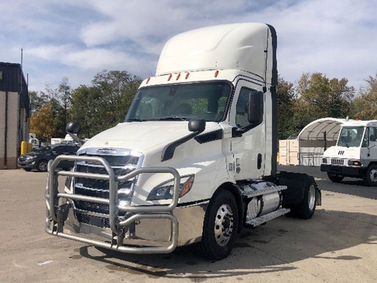 2020-freightliner-cascadia-116-image-1
